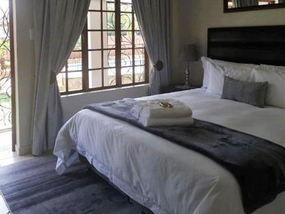 No-2-Premium King Room With Pool View @ Klyne Jiweel Guesthouse