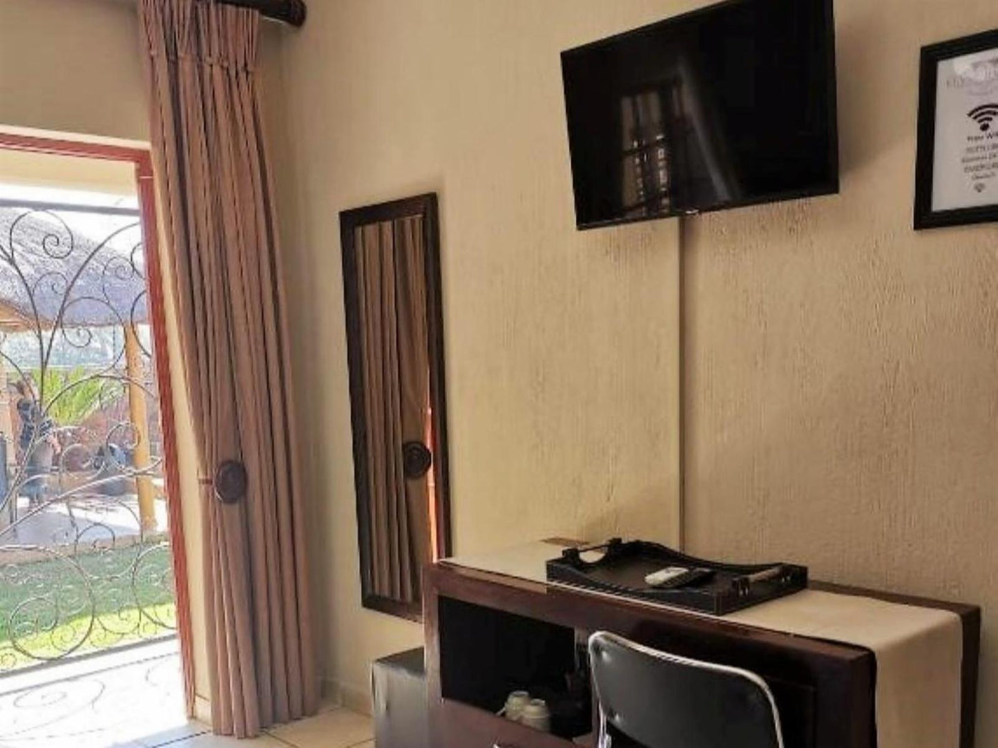 No-3-Luxury King XL Room @ Klyne Jiweel Guesthouse