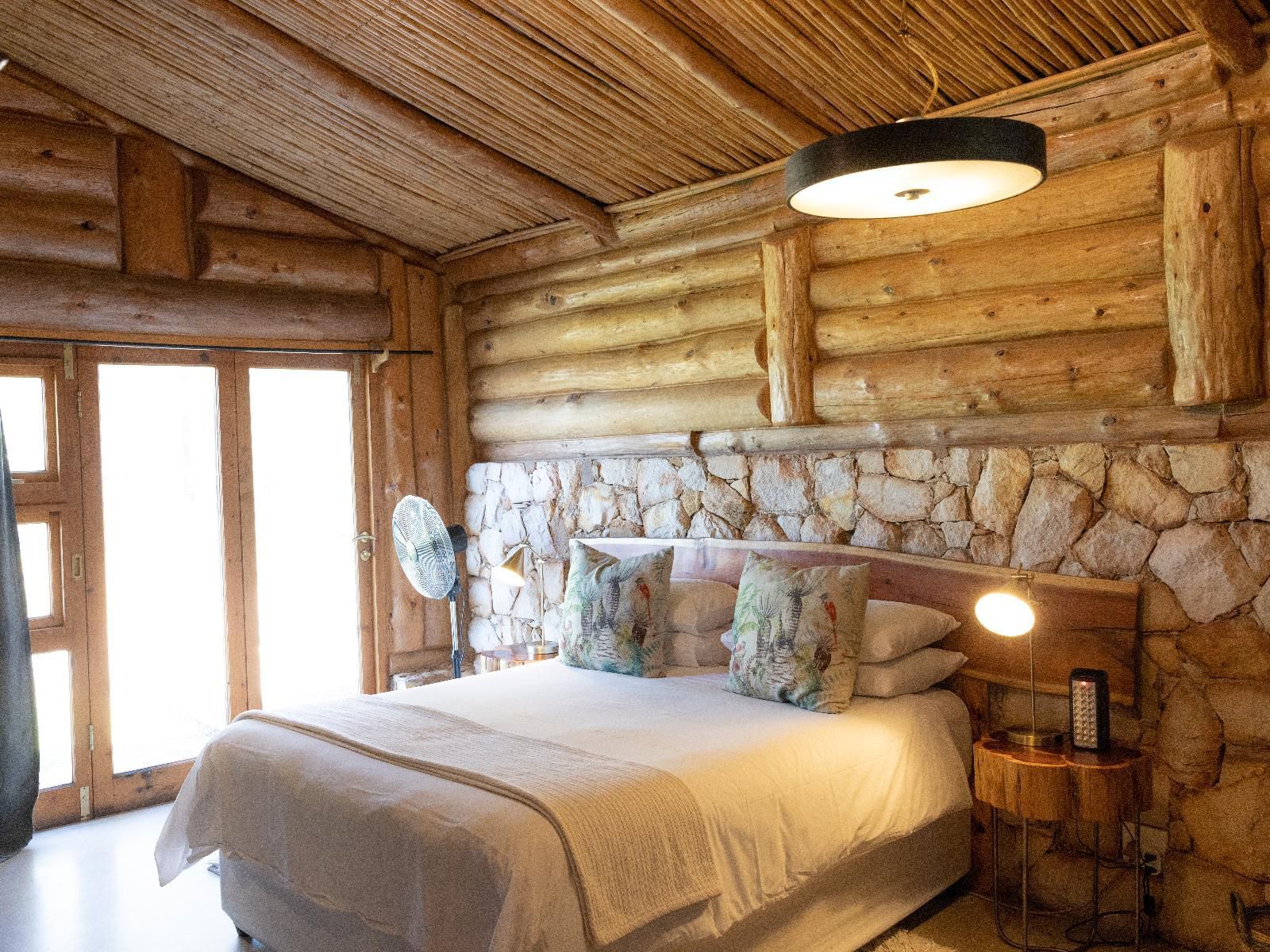 Kolkol Mountain Lodge, King Cabin, Cabin, Building, Architecture, Bedroom