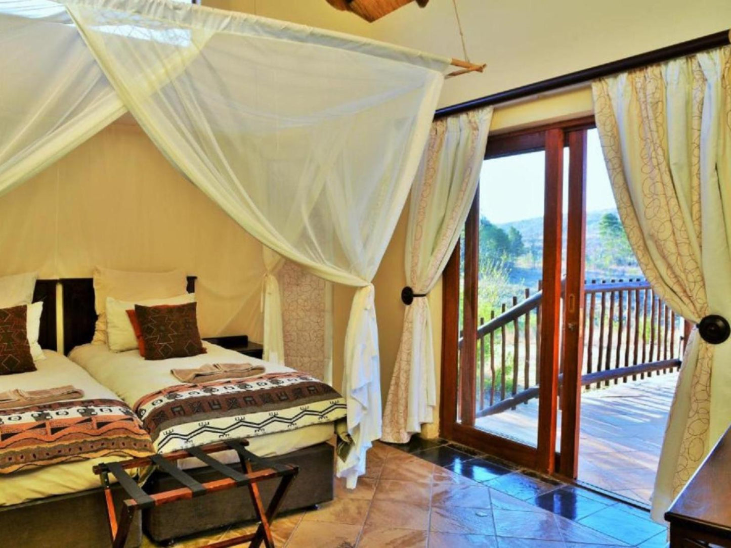 6 Sleeper Chalet @ Kololo Game Reserve