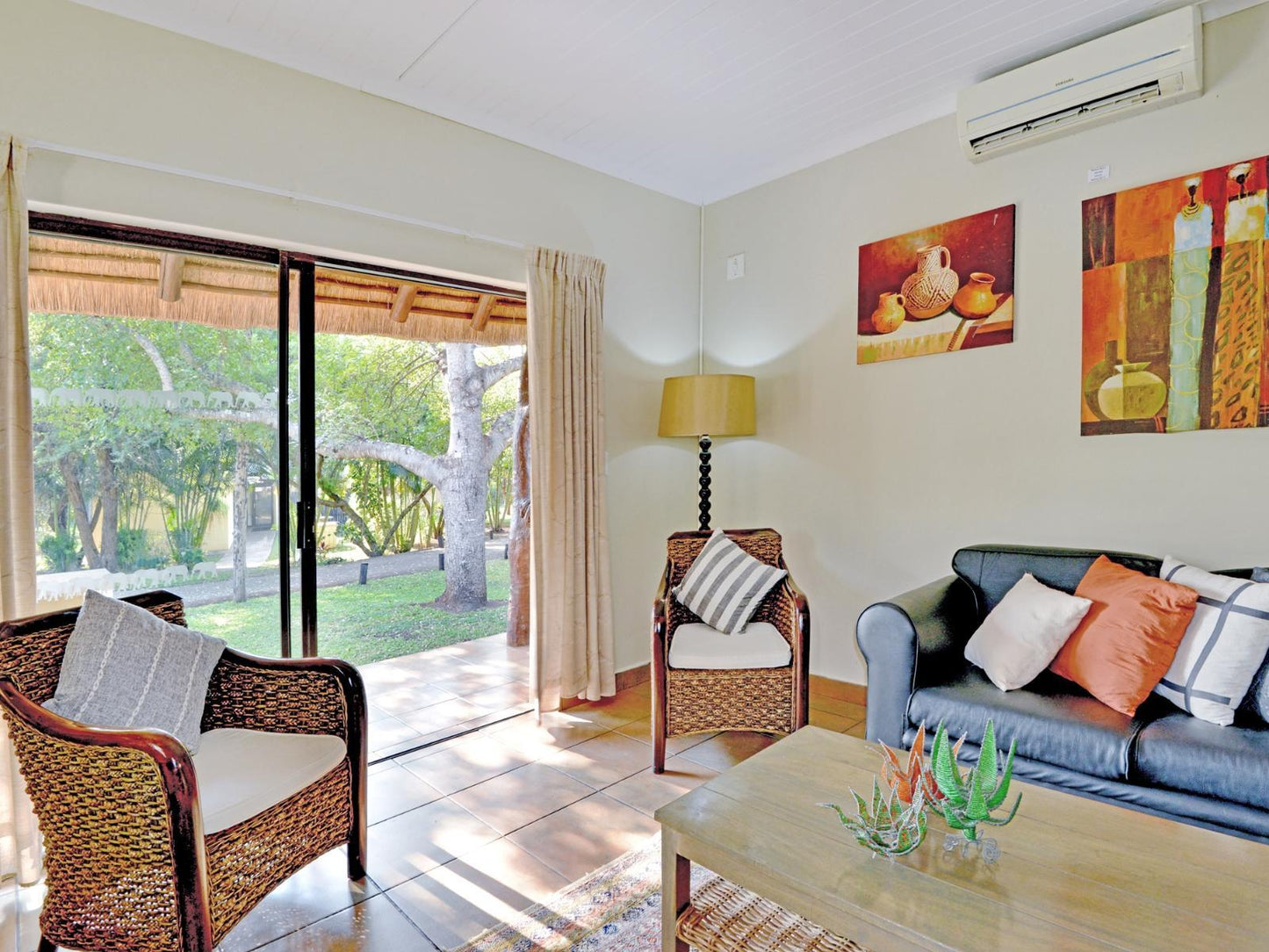 Luxury 2 bedroom Cottage @ Komati River Chalets
