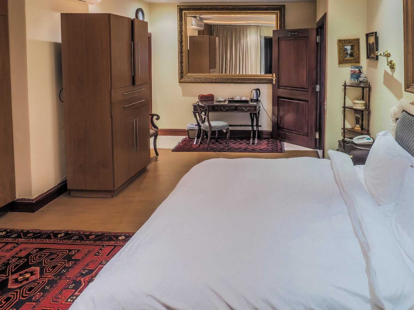 Luxury Family suite @ Kosmos Manor Guest House