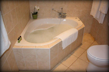 Krith Guest House And Self Catering Bethlehem Free State South Africa Bathroom, Swimming Pool