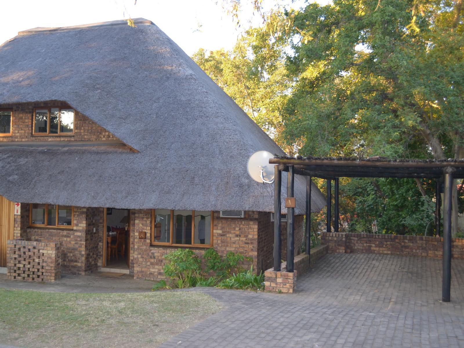 Kruger Park Lodge - Golf Safari Sa, Chalet 229, House, Building, Architecture