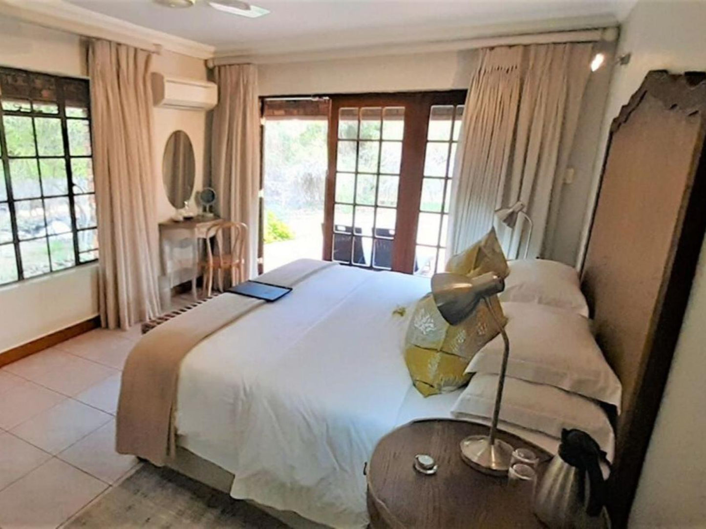 Luxury King Room @ Kruger Riverside Lodge