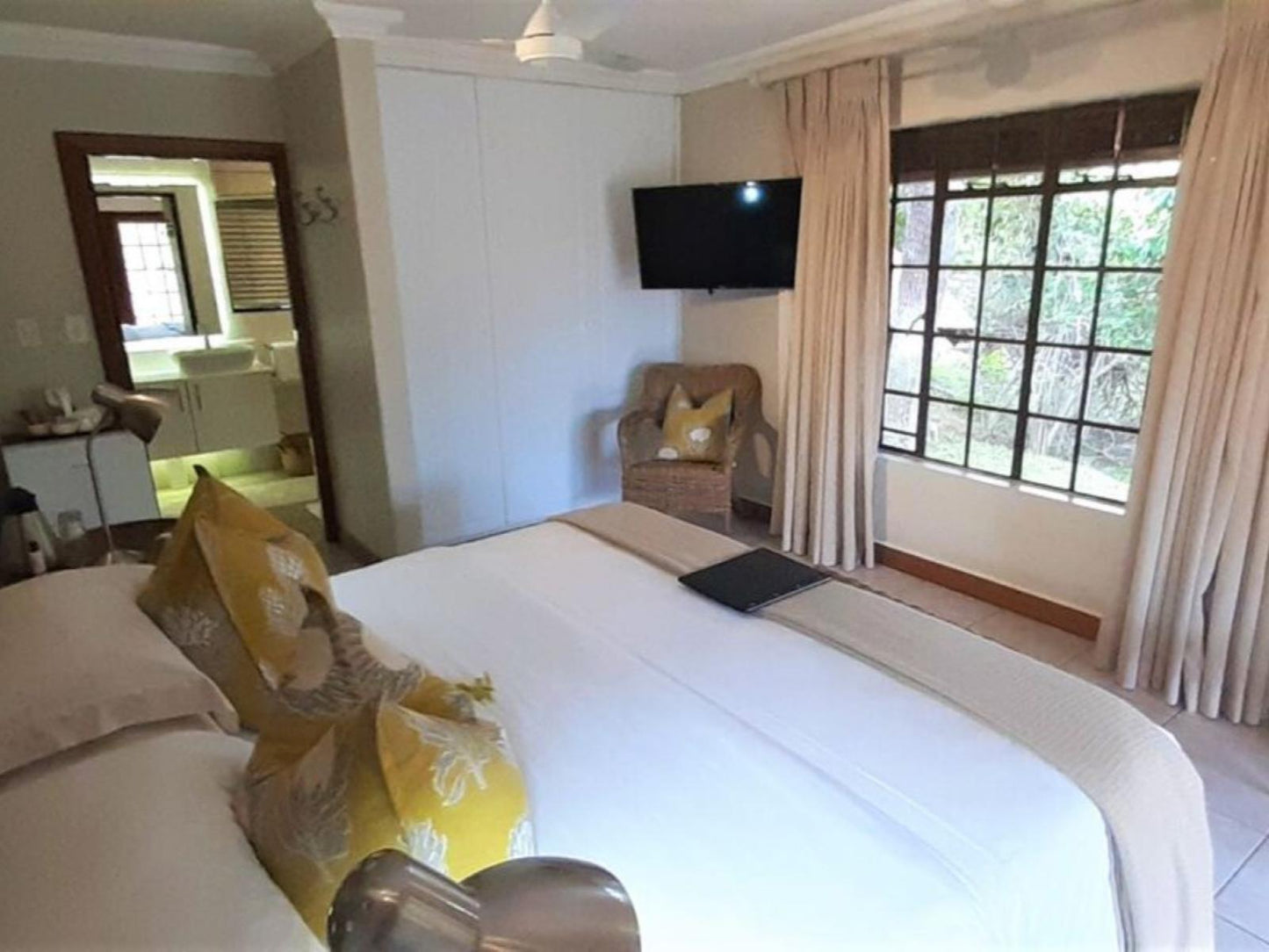 Luxury King Room @ Kruger Riverside Lodge