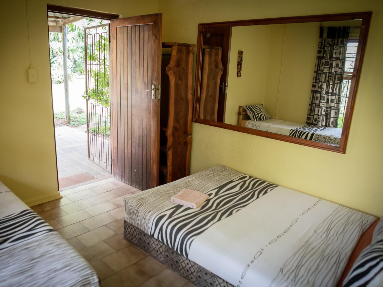 Ku-Boboyi River Lodge, Family room with Sea View (6 pax), Bedroom