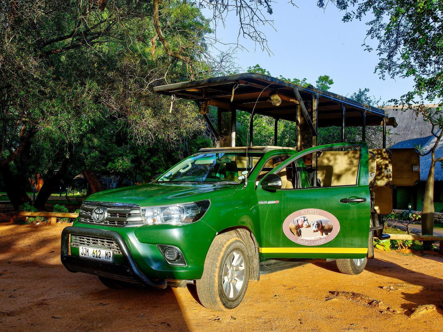 Kubu Safari Lodge, Car, Vehicle