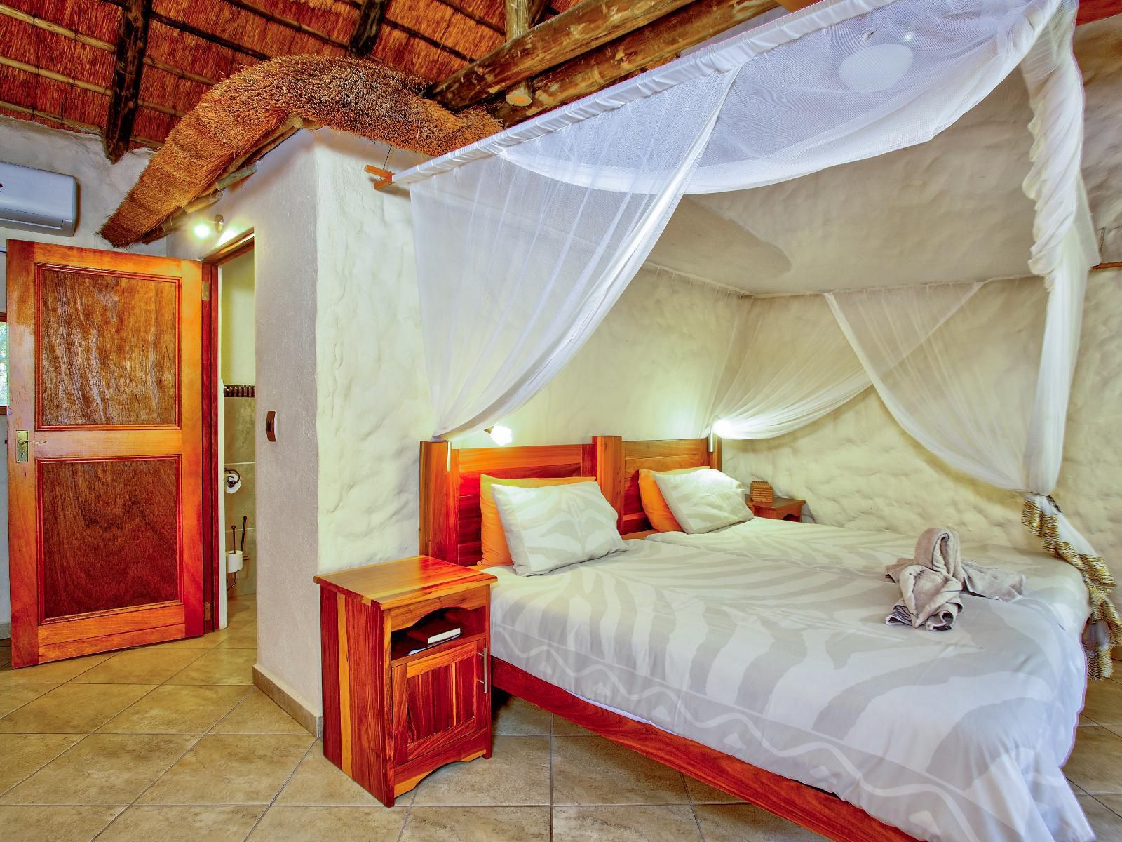 Kubu Safari Lodge, Standard Suite, Bedroom