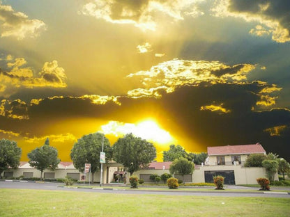 Kuiersaam Guesthouse Secunda Mpumalanga South Africa Sky, Nature, Sunset