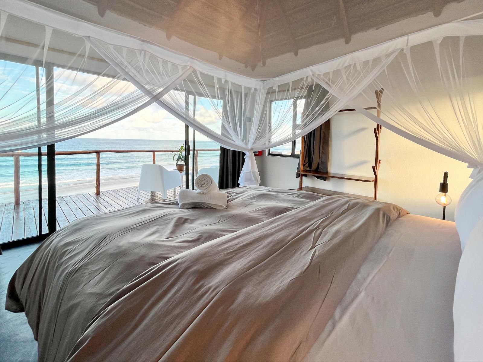 Kumba Lodge, Ocean Bungalow, Bedroom