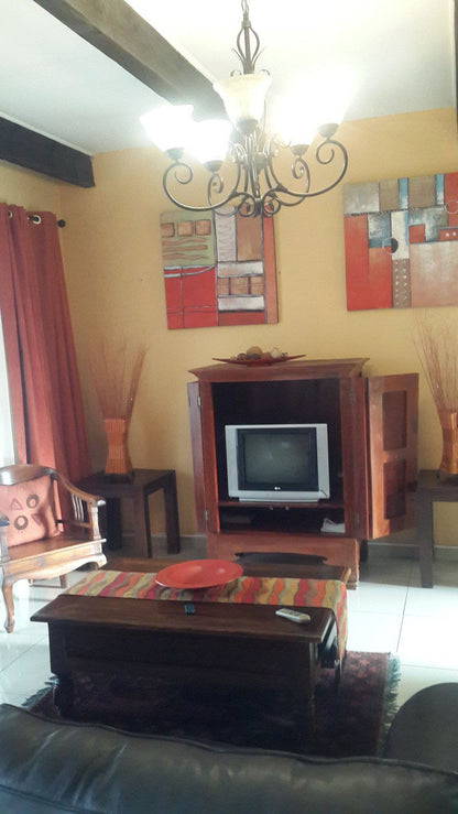 Kwa Ntulindawo Guest House Pioneer Park Newcastle Kwazulu Natal South Africa Living Room