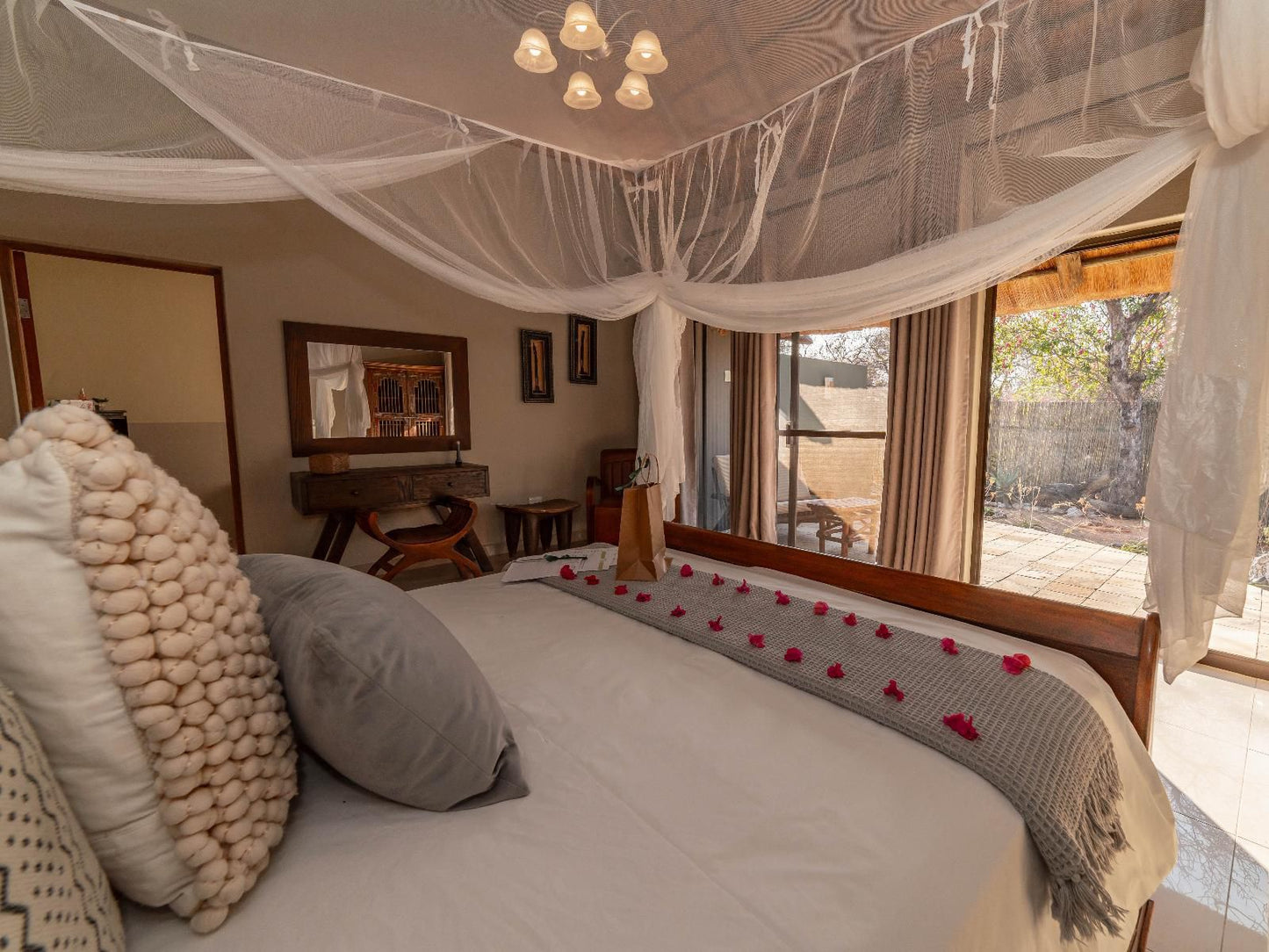 Kwenga Safari Lodge Balule Nature Reserve Mpumalanga South Africa Bedroom