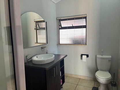 La Belle Guesthouse Parys, Standard Queen Room, Bathroom