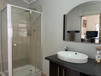 La Belle Guesthouse Parys, Standard Queen Room, Bathroom