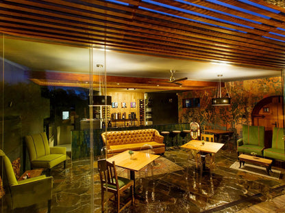 La Pension Guest House, Colorful, Bar