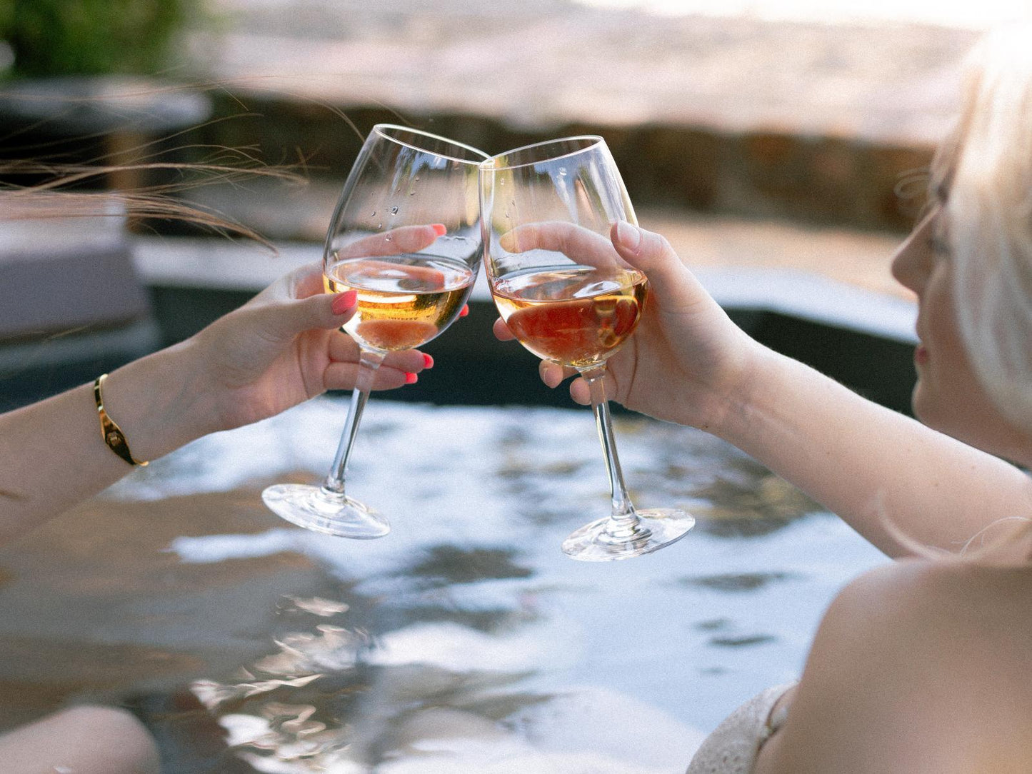Luxury Pinot Noir Suite 1 with hot tub @ La Roche Estate