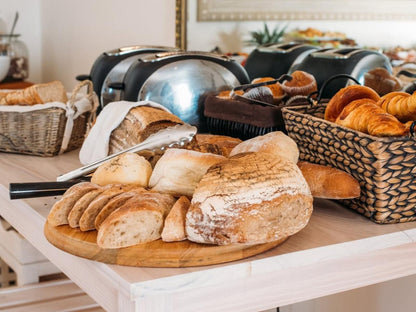 La Vista Lodge, Bread, Bakery Product, Food