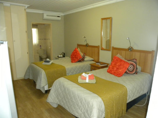 Deluxe 2Bed Room @ Ladybrand Guest House