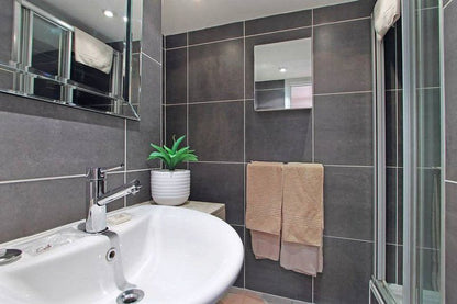 Afribode Lady Keppel Cape Town City Centre Cape Town Western Cape South Africa Unsaturated, Bathroom