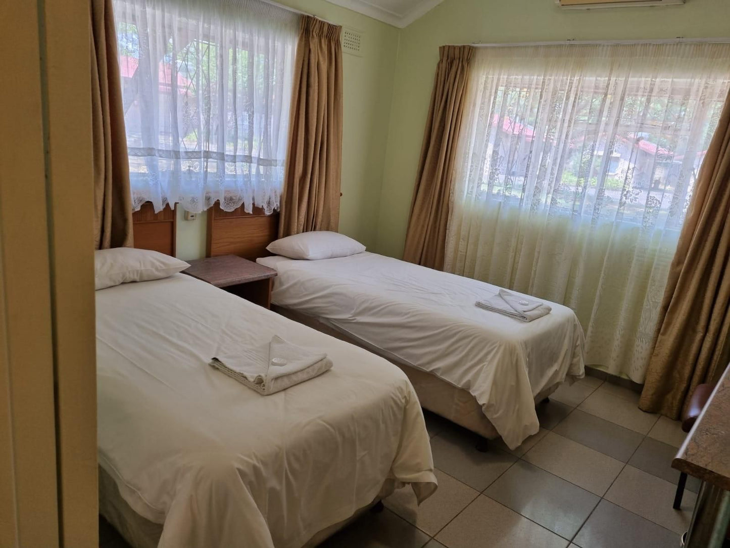 Ladysmith Motel, Deluxe Twin Rooms