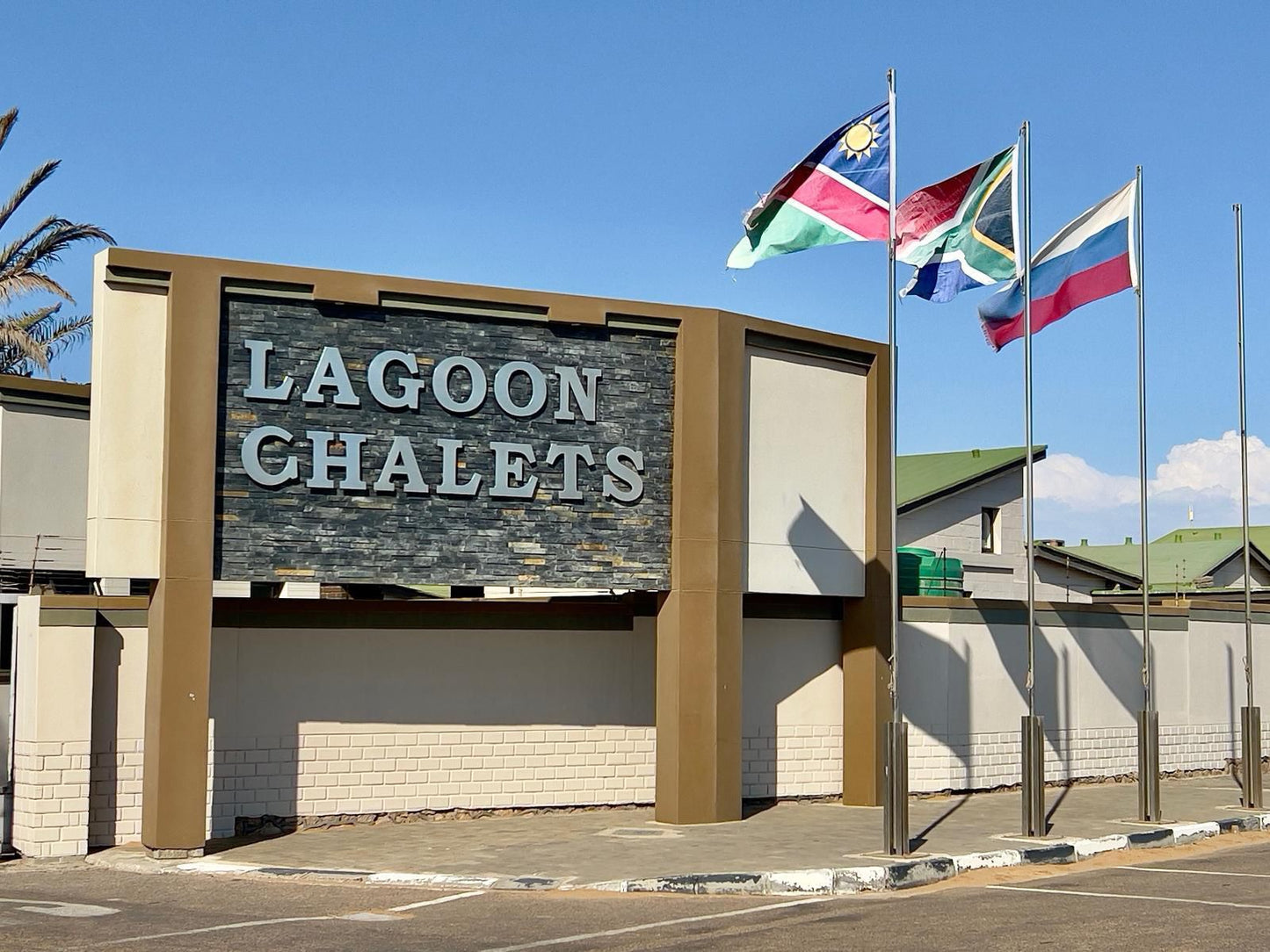 Lagoon Chalets, Sign