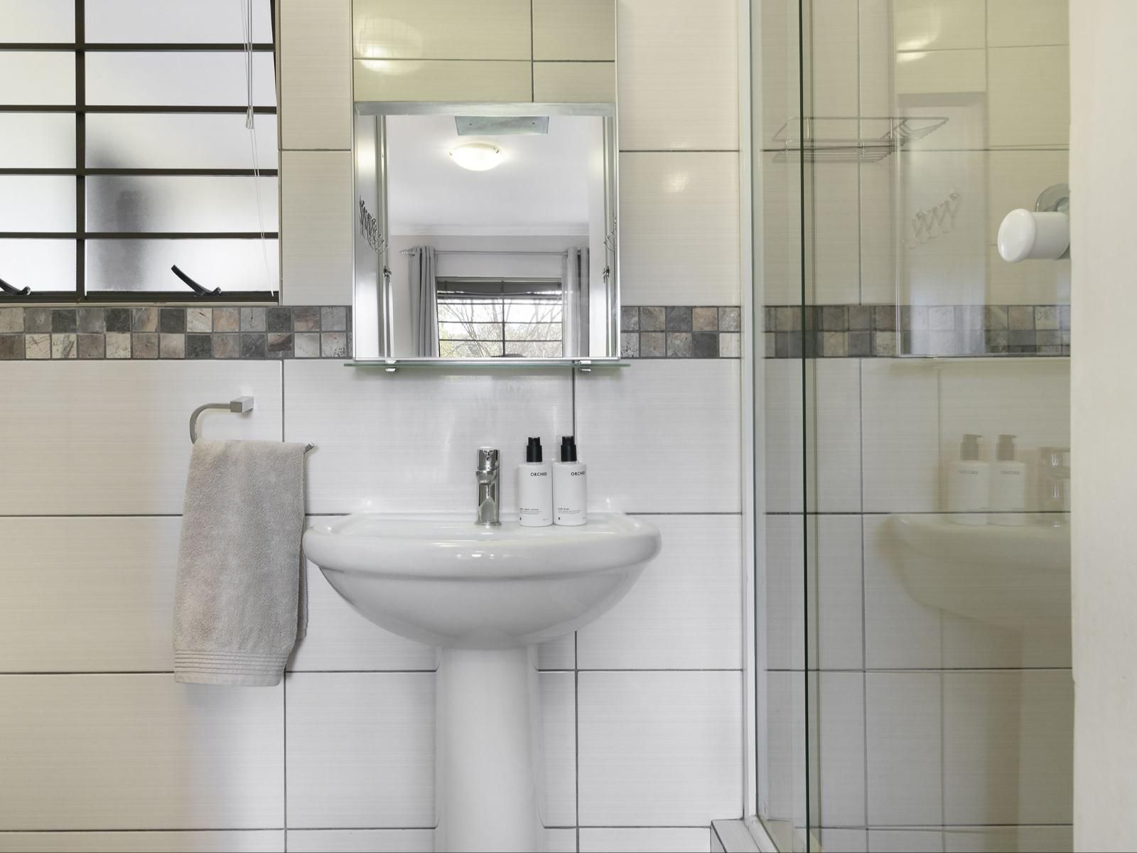 Laguna Beach B8 By Hostagents Greenways Strand Western Cape South Africa Unsaturated, Bathroom