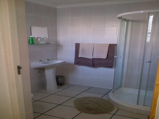 Self-catering Unit Family with Shower @ Laings Lodge