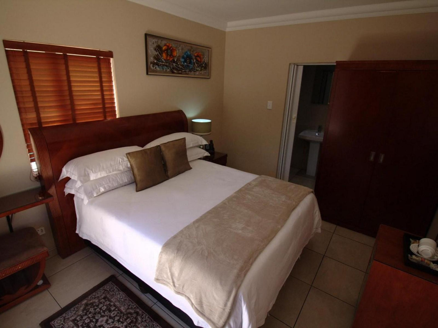 Luxury Double Room @ Lakeview Boutique Hotel