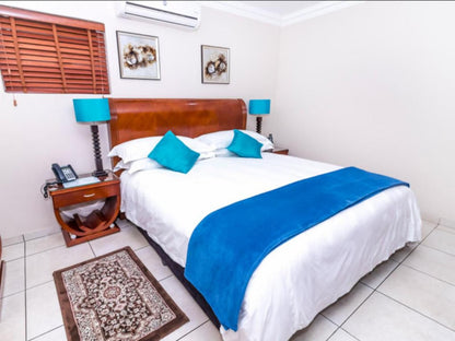 Lakeview Boutique Hotel & Conference Centre, Luxury Twin Room, Bedroom