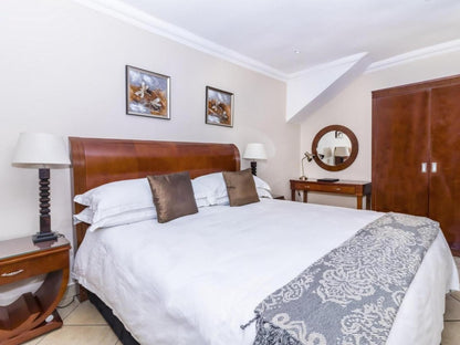 Lakeview Boutique Hotel & Conference Centre, Luxury Two Room Unit, Bedroom