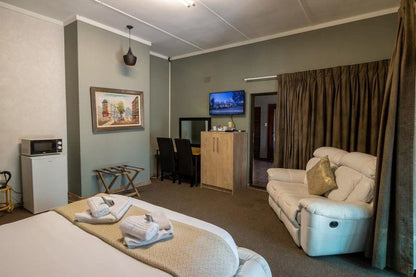 Lala Dene Lodge Westdene Bloemfontein Bloemfontein Free State South Africa Living Room