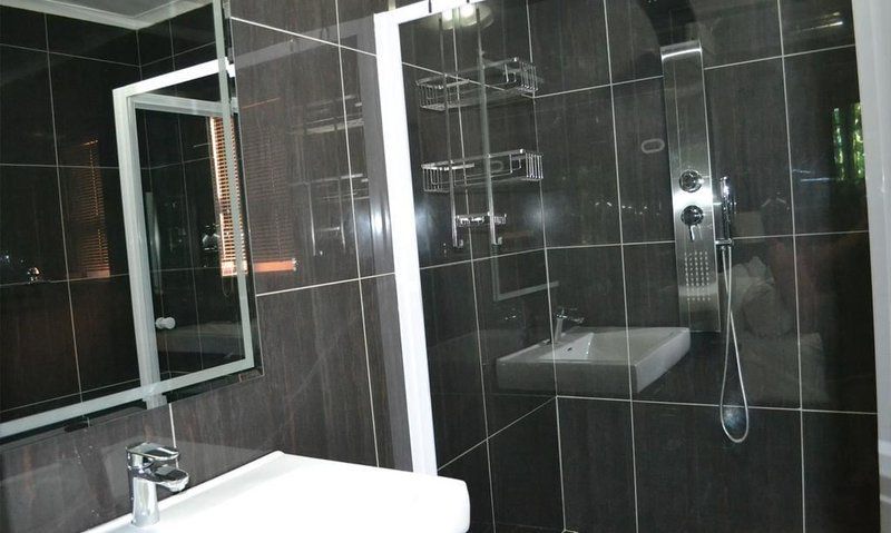 Lala Dene Lodge Westdene Bloemfontein Bloemfontein Free State South Africa Unsaturated, Bathroom