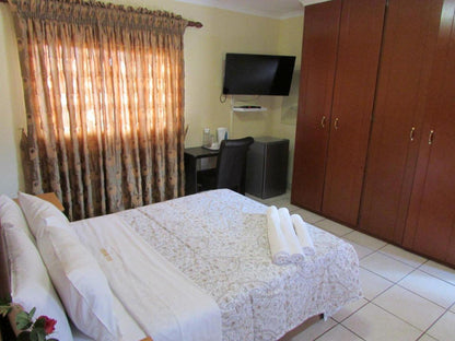 Standard Double room @ Lalamnandzi2 Guesthouse