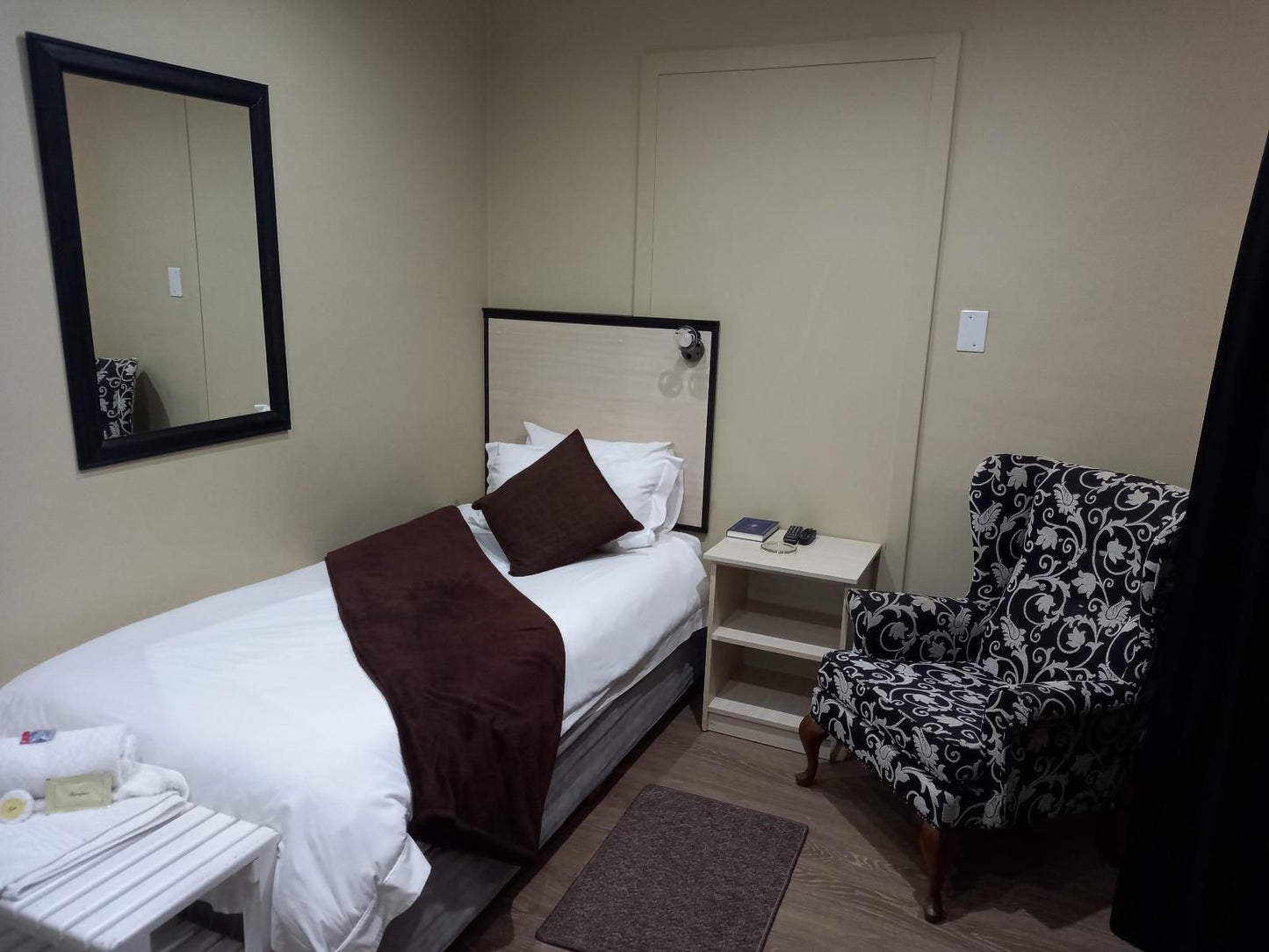 La Provence Accommodation De Aar Northern Cape South Africa Bedroom