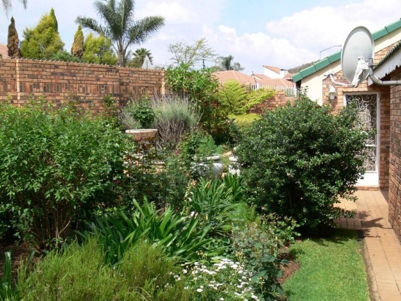 Lavender And Rose Cottage Faerie Glen Pretoria Tshwane Gauteng South Africa House, Building, Architecture, Palm Tree, Plant, Nature, Wood, Garden