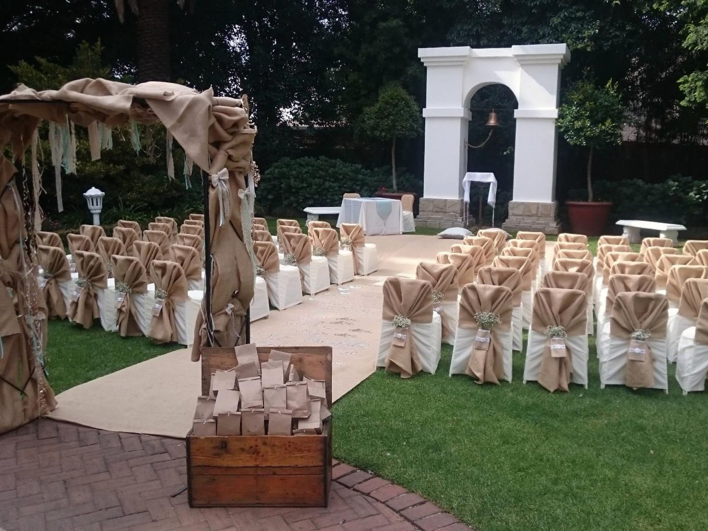 Le Chateau Guest House And Conference Centre, Cemetery, Religion, Grave