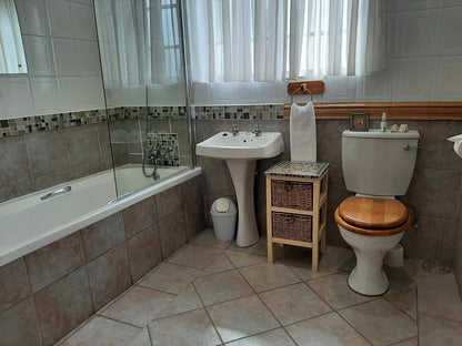 Le Chateau Guest House And Conference Centre, Executive Double, Bathroom