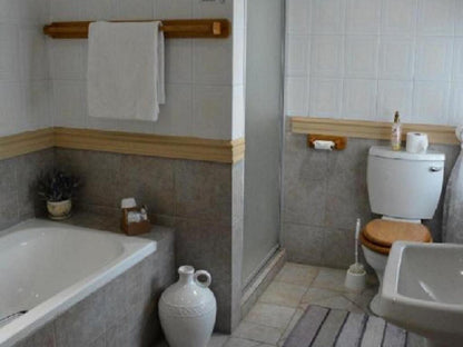 Le Chateau Guest House And Conference Centre, Executive Double, Bathroom