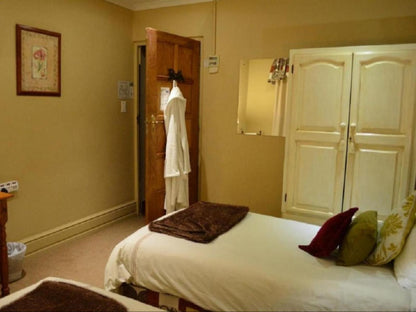 Le Chateau Guest House And Conference Centre, Honeymoon Suite, Sepia Tones