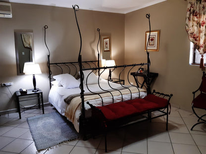 Honeymoon Suite @ Le Chateau Guesthouse & Conference Centre