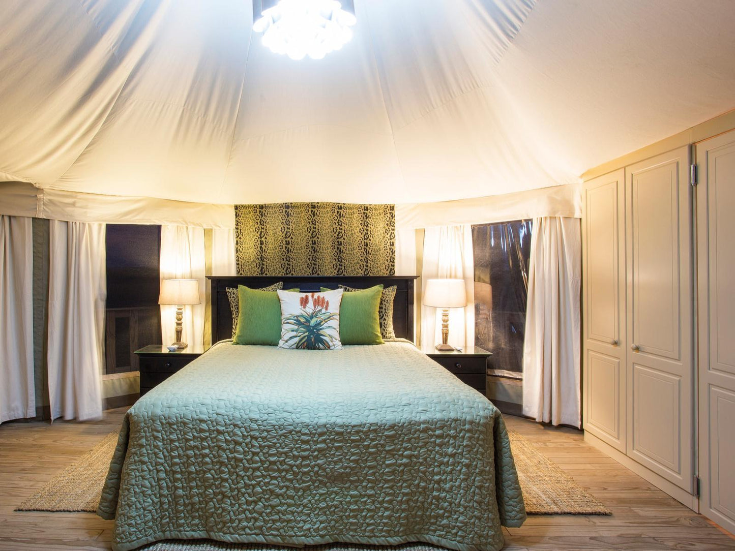 Ibhubhezi Luxury Tent 4 @ Leeuwenhof Country Lodge & Garden Spa
