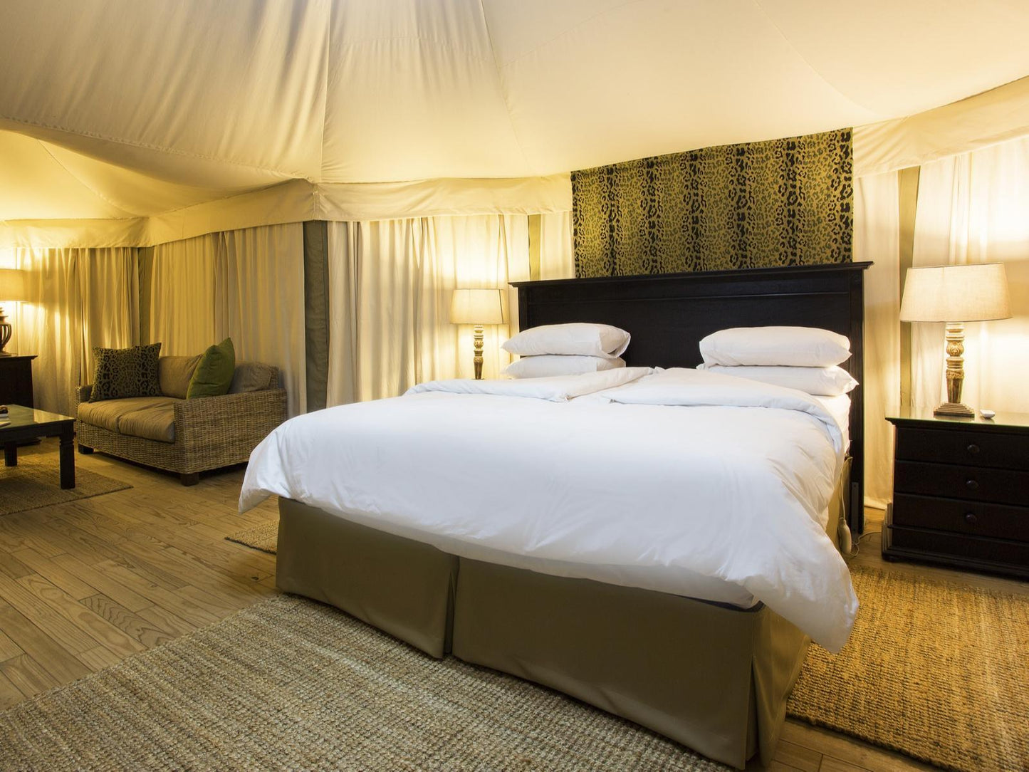 Ibhubhezi Luxury Tent 4 @ Leeuwenhof Country Lodge & Garden Spa