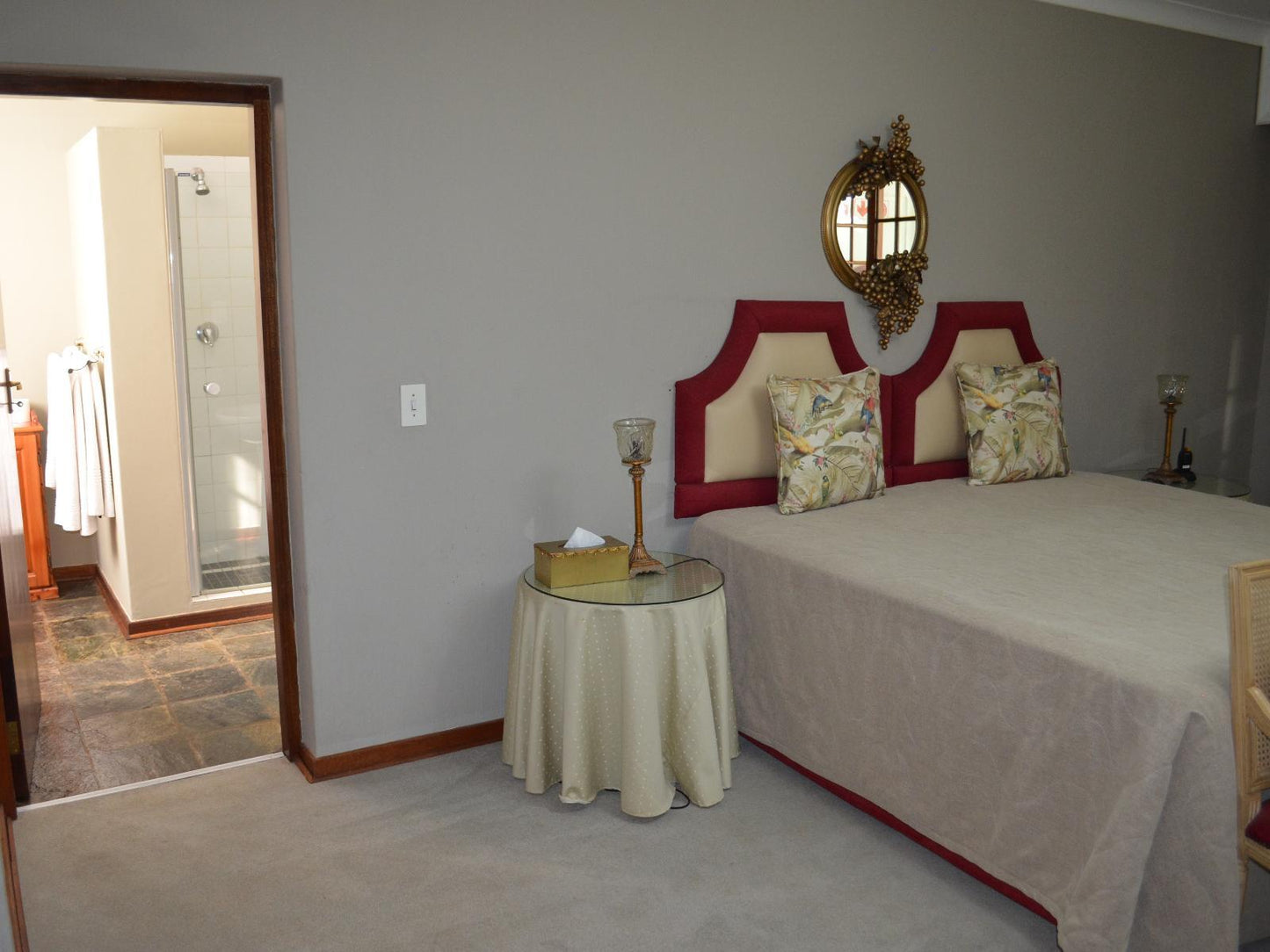 Luxury Prestige Room 5 @ Leeuwenhof Country Lodge & Garden Spa