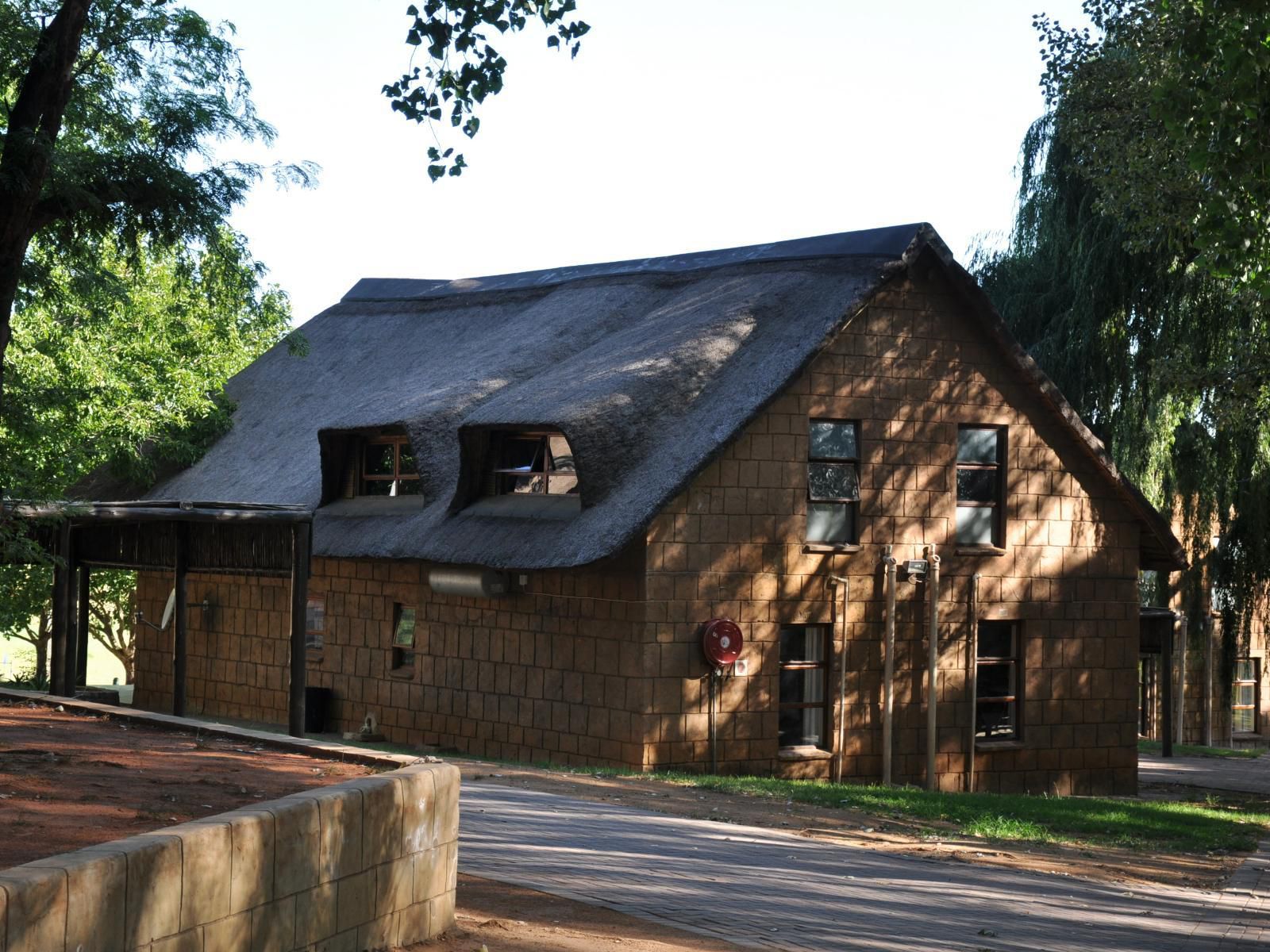 Lekoa Lodge Villiers Free State South Africa Building, Architecture, House