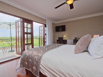 Executive King Room with Balcony @ Leopardsong Manor