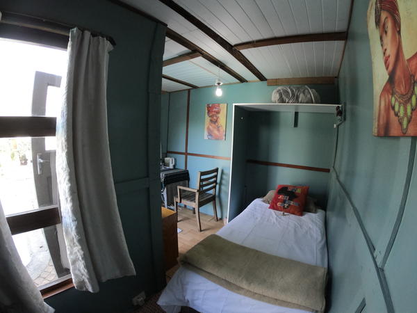 The Single Cabin Room @ Leo's Den