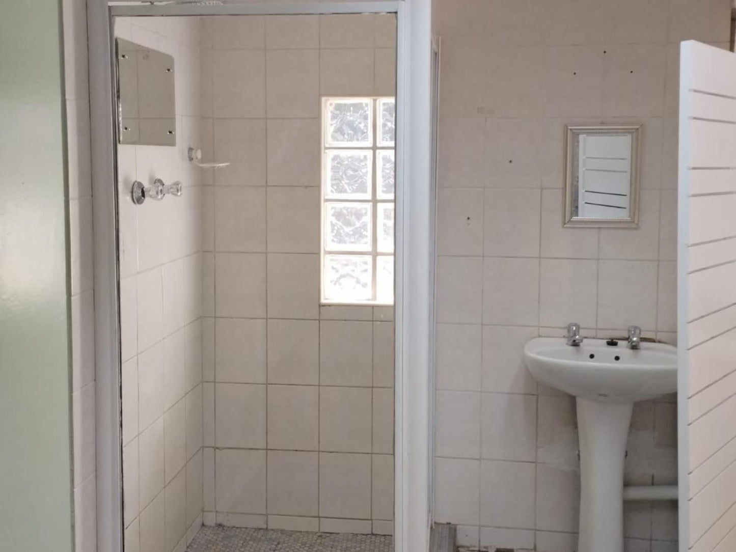 Lesedi Guesthouse Middleburg, King Studio Apartment 1, Colorless, Bathroom