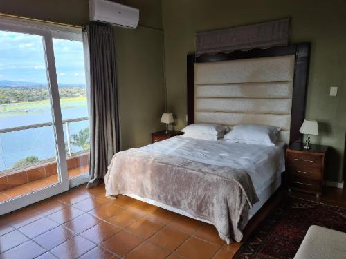 Double Room with Lake View @ Letamong Lodge