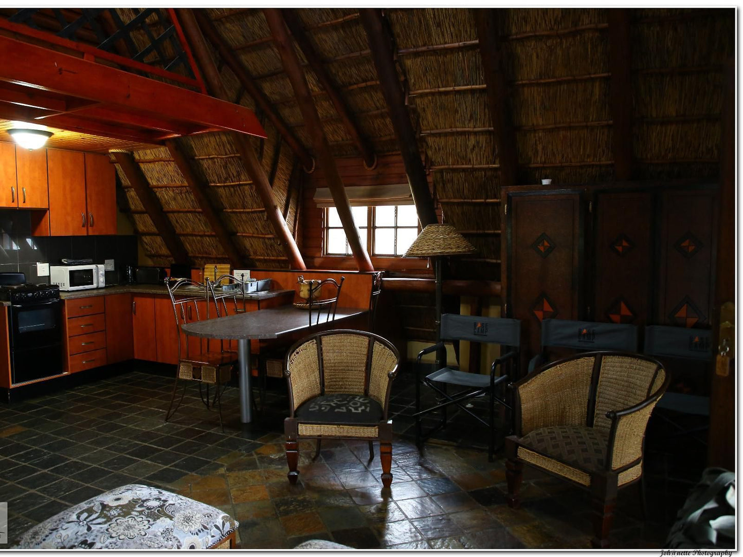 Letsatsi Game Lodge, Double Chalet, Bar